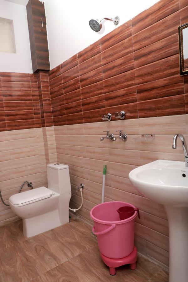 Hostel Orchid Rishīkesh Zewnętrze zdjęcie