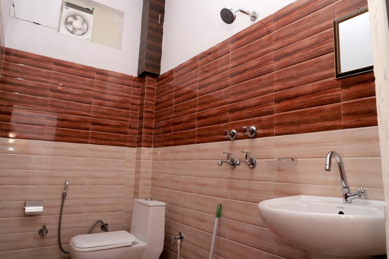 Hostel Orchid Rishīkesh Zewnętrze zdjęcie
