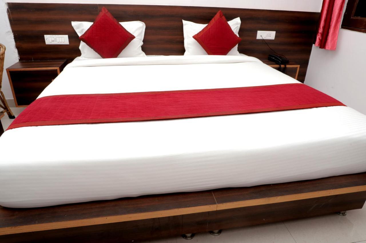 Hostel Orchid Rishīkesh Zewnętrze zdjęcie